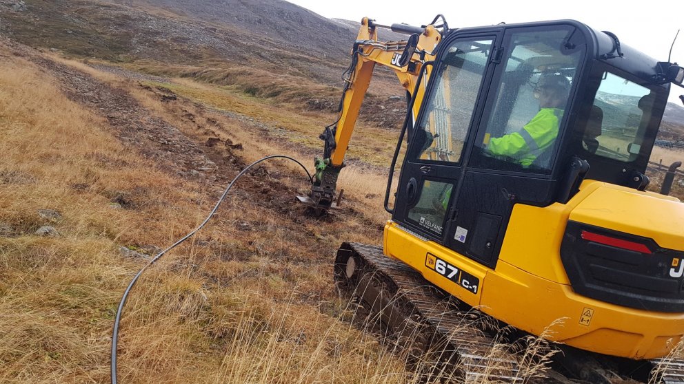 Rör grafin niður við lyftuna í dag.