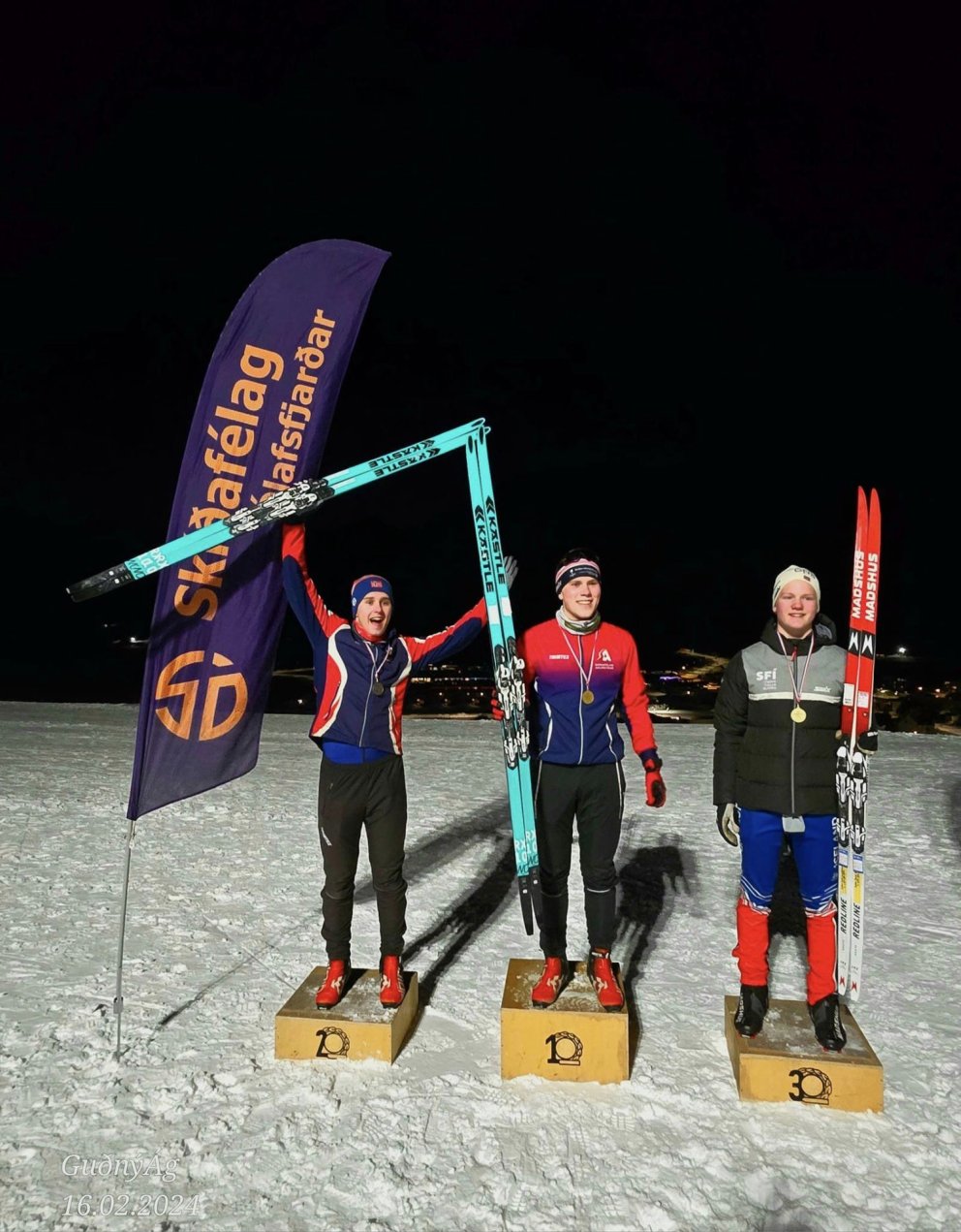 Einar og María sigruðu 10km gönguna