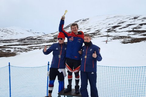 Matthías Kristinsson (fyrir miðju)