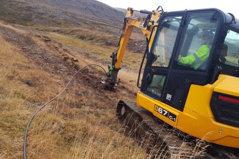 Rör grafin niður við lyftuna í dag.