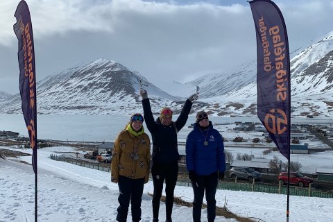 Elsa Guðrún fyrir miðju, sigraði í dag 10km göngu kvenna, FIS mót og tvíkeppni kvenna á SMÍ 2022